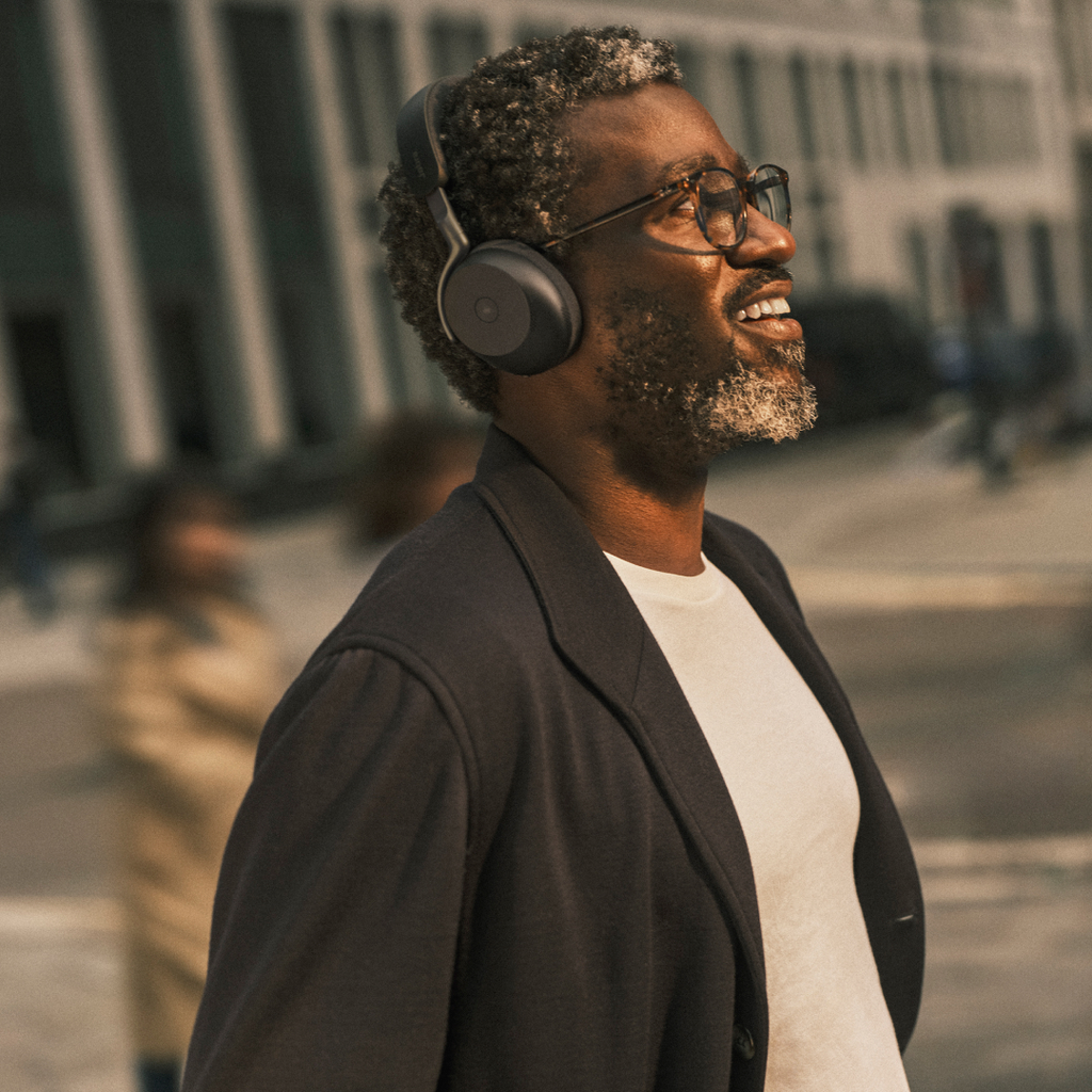 Jabra Evolve3 75 MS Link 390a USB-A 藍牙降噪耳機 黑色 (37599-999-999) - 03-model-wearing_37599-999-999
